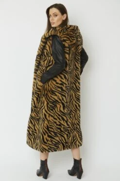 JAYLEY Animal Print Shania Faux Fur Long Length Hooded Gilet -Deals Plain Midis Store jayley animal print shania faux fur long length hooded gilet p6203 69967 image