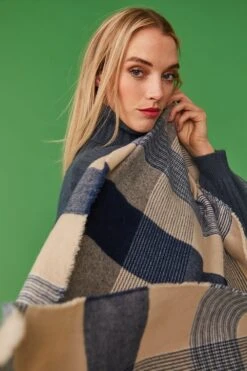 JAYLEY Blue Cashmere Blend Wrap -Deals Plain Midis Store jayley blue cashmere blend wrap p7346 80053 image