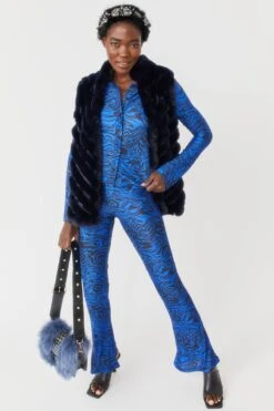 JAYLEY Blue Faux Fur Faux Suede Diagonal Stripe Gilet -Deals Plain Midis Store jayley blue faux fur faux suede diagonal stripe gilet p3882 77855 image