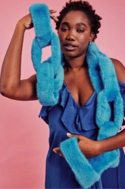 JAYLEY Blue Handcraft Faux Fur Chain Scarf