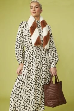 JAYLEY Brown And White Faux Fur Barber Style Scarf