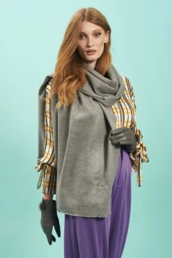 JAYLEY Cashmere Blend Wrap In Grey With Fringed Hem And Logo -Deals Plain Midis Store jayley cashmere blend wrap in grey with fringed hem and logo p11788 86197 image