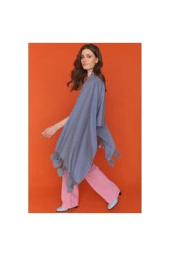 JAYLEY Cashmere Blend Wrap With Love Heart Poms In Lilac