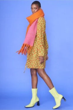 JAYLEY Cashmere Pink And Orange Oversized Two Tones Scarf -Deals Plain Midis Store jayley cashmere pink and orange oversized two tones scarf p12784 86610 image