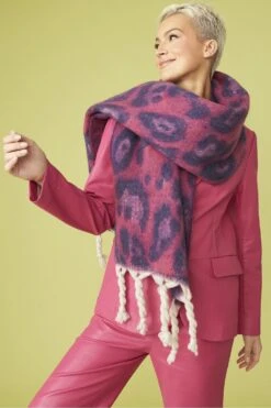 JAYLEY Cashmere Pink And Purple Animal Print Oversized Scarf