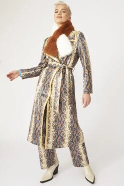 JAYLEY Cream And White Faux Fur Scarf