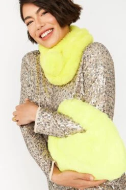 JAYLEY Faux Fur Charlotte Bag -Deals Plain Midis Store jayley faux fur charlotte bag p12143 83845 image