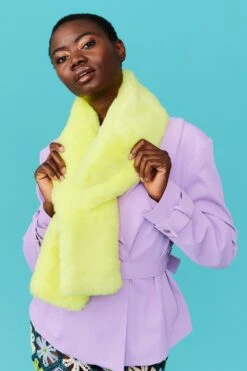 JAYLEY Faux Fur Scarf In Yellow
