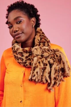 JAYLEY Faux Fur Scarf