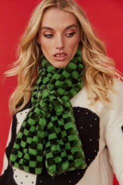 JAYLEY Green And Black Checkered Faux Fur Scarf With Bow Detail Fastening -Deals Plain Midis Store jayley green and black checkered faux fur scarf with bow detail fastening p11442 79730 image
