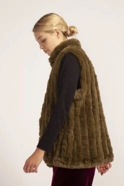 JAYLEY Green Faux Fur Faux Suede Vertical Stripe Gilet -Deals Plain Midis Store jayley green faux fur faux suede vertical stripe gilet p3934 58597 image