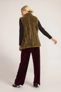 JAYLEY Green Faux Fur Faux Suede Vertical Stripe Gilet -Deals Plain Midis Store jayley green faux fur faux suede vertical stripe gilet p3934 58598 image