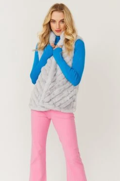 JAYLEY Grey Faux Fur Faux Suede Diagonal Stripe Gilet -Deals Plain Midis Store jayley grey faux fur faux suede diagonal stripe gilet p3886 78211 image