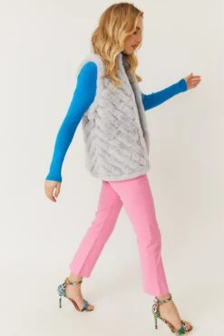 JAYLEY Grey Faux Fur Faux Suede Diagonal Stripe Gilet -Deals Plain Midis Store jayley grey faux fur faux suede diagonal stripe gilet p3886 78212 image
