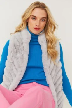 JAYLEY Grey Faux Fur Faux Suede Diagonal Stripe Gilet -Deals Plain Midis Store jayley grey faux fur faux suede diagonal stripe gilet p3886 78214 image