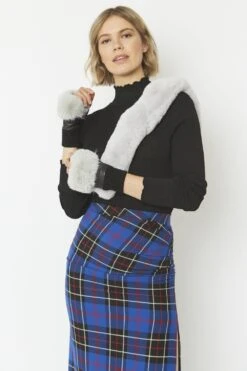 JAYLEY Grey Faux Fur Fingerless Gloves -Deals Plain Midis Store jayley grey faux fur fingerless gloves p4805 62163 image