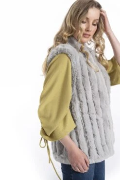 JAYLEY Grey Faux Fur Gilet -Deals Plain Midis Store jayley grey faux fur gilet p3684 57605 image