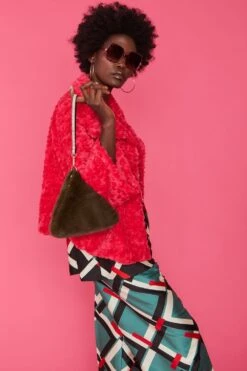 JAYLEY Khaki Pyramid Faux Fur Bag -Deals Plain Midis Store jayley khaki pyramid faux fur bag p4975 75510 image