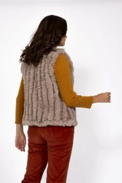 JAYLEY Mocha Cashmere Blend Faux Fur Gilet -Deals Plain Midis Store jayley mocha cashmere blend faux fur gilet p3822 58191 image