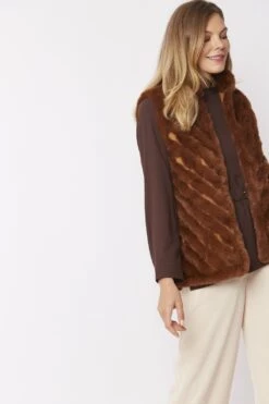JAYLEY Mocha Faux Fur Faux Suede Diagonal Stripe Gilet -Deals Plain Midis Store jayley mocha faux fur faux suede diagonal stripe gilet p3888 58445 image