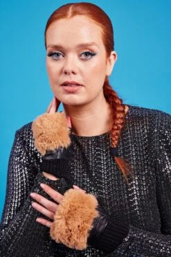 JAYLEY Mocha Faux Fur Fingerless Gloves -Deals Plain Midis Store jayley mocha faux fur fingerless gloves p4807 62178 image