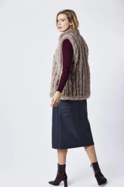 JAYLEY Mocha Faux Fur Gilet -Deals Plain Midis Store jayley mocha faux fur gilet p3677 57577 image