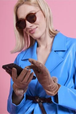 JAYLEY Mocha Faux Suede Gloves With Faux Fur Pom -Deals Plain Midis Store jayley mocha faux suede gloves with faux fur pom p4593 61171 image