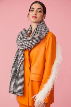 JAYLEY Monochrome Cashmere Blend Wrap -Deals Plain Midis Store jayley monochrome cashmere blend wrap p11766 82139 image