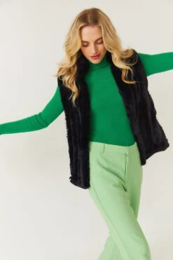 JAYLEY Navy Faux Fur Gilet -Deals Plain Midis Store jayley navy faux fur gilet p3680 78205 image