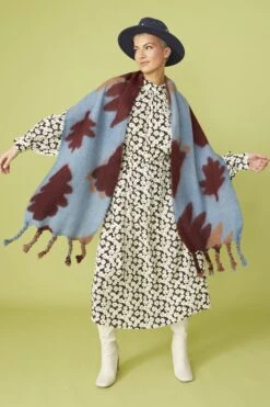 JAYLEY Oversized Blue Coloured Cashmere And Wool Scarf