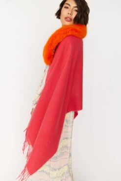 JAYLEY Pink Cashmere Wrap With Faux Fur Trim And Tassels -Deals Plain Midis Store jayley pink cashmere wrap with faux fur trim and tassels p11838 84537 image