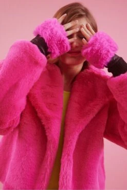 JAYLEY Pink Faux Fur Fingerless Gloves -Deals Plain Midis Store jayley pink faux fur fingerless gloves p4813 62211 image