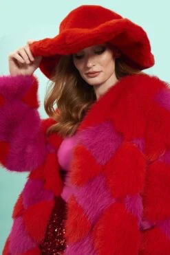 JAYLEY Red Faux Fur Oversized Hat -Deals Plain Midis Store jayley red faux fur oversized hat p11040 86180 image
