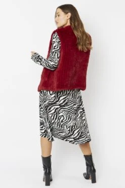 JAYLEY Red Hand Knitted Faux Fur Gilet -Deals Plain Midis Store jayley red hand knitted faux fur gilet p3748 57893 image