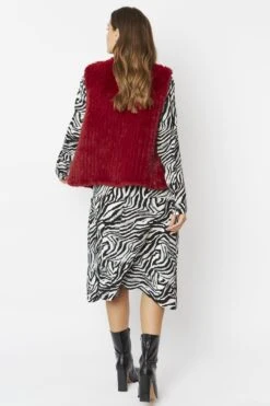 JAYLEY Red Hand Knitted Faux Fur Gilet -Deals Plain Midis Store jayley red hand knitted faux fur gilet p3748 57896 image