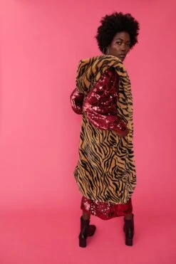 JAYLEY Tiger Print Faux Fur Hooded Tiger Print Maxi Gilet -Deals Plain Midis Store jayley tiger print faux fur hooded tiger print maxi gilet p6233 75545 image