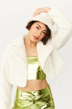 JAYLEY White Faux Fur Bucket Hat