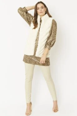 JAYLEY White Faux Fur Faux Suede Diagonal Stripe Gilet -Deals Plain Midis Store jayley white faux fur faux suede diagonal stripe gilet p3890 58454 image